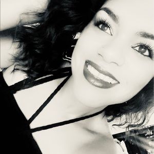 Meet your Posher, Brittney